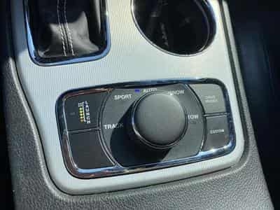 Jeep Cherokee SRT8 (2018) - Foto 14