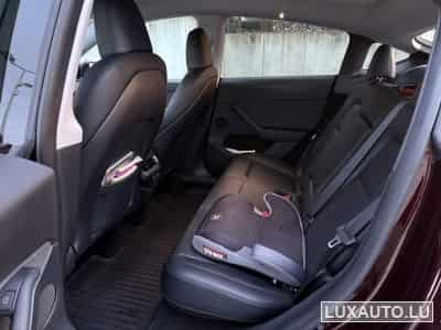 Tesla Model Y Long Range with Tow Hitch (2024) - Foto 8