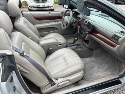 Chrysler Sebring Sebring 2.7 LX Cabrio Autom. *Navi*Kamera*TÜV* (2002) - Foto 9