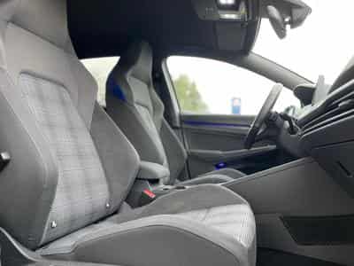 VW Golf 8 GTE 1.4 TSI 245CV DSG (2020) - Foto 4