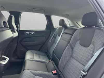 Volvo XC60 B4 Core / Diesel (2023) - Photo 12