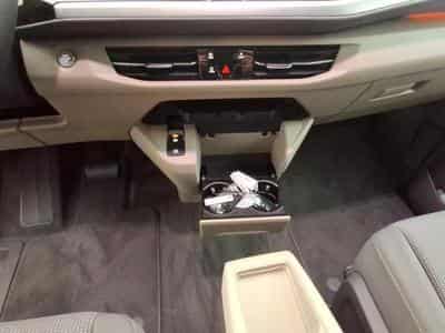 VW T7 Life (2025) - Photo 13