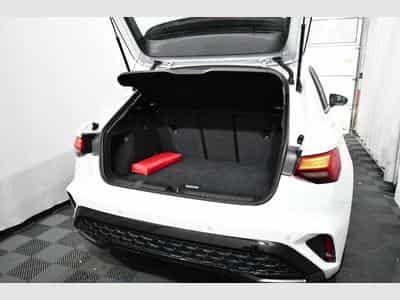 Audi A3 A3 Sportback 35 TFSI S line, MMI+, AVC+, 17', R- (2024) - Photo 4