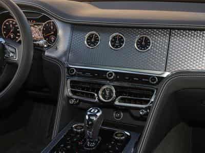Bentley Flying Spur Azure V8 (2025) - Foto 10