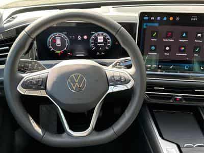 VW Passat Variant Elegance (2025) - Photo 8