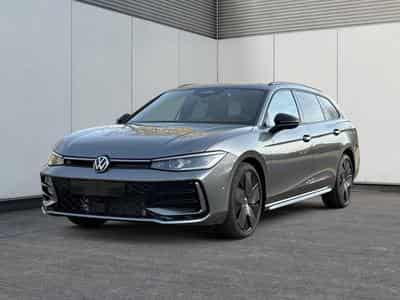 VW Passat Variant R-Line (2025) - Photo 1
