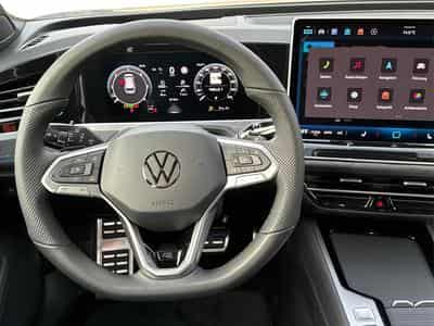 VW Passat Variant R-Line (2025) - Photo 10
