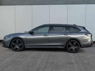 VW Passat Variant R-Line (2025) - Photo 2