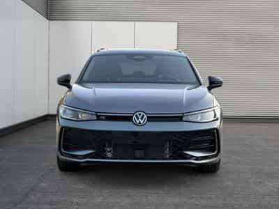 VW Passat Variant R-Line (2025) - Photo 6