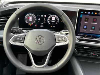 VW Passat Variant Business (2025) - Photo 10