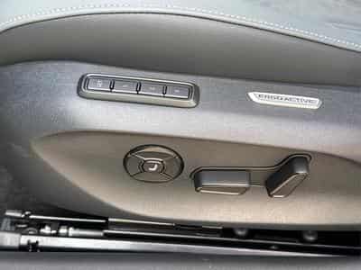 VW Passat Variant Business (2025) - Photo 15