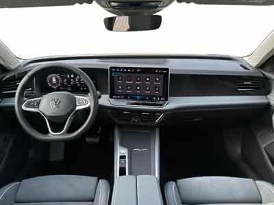 VW Passat Variant Business (2025) - Photo 9