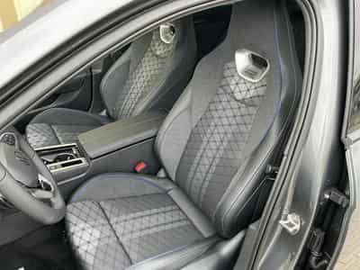 VW Passat Variant R-Line 4WD (2026) - Photo 12