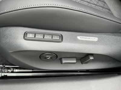 VW Passat Variant R-Line 4WD (2026) - Photo 15