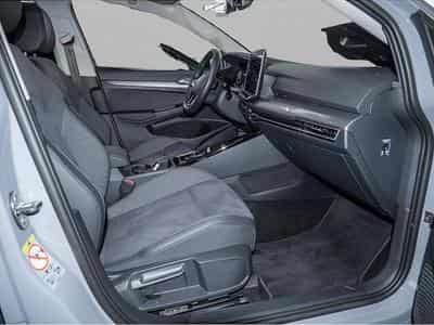 VW Golf (2025) - Photo 2