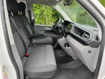 VW Transporter 2.0 TDI 9 places (2023) - Photo 9