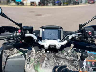 CF Moto CForce 1000 Touring ABS Kostenloser Koffer (2025) - Foto 6