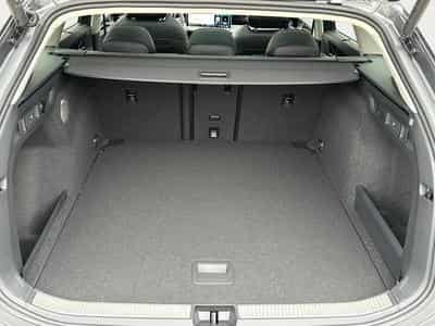 VW Passat Variant Elegance (2025) - Photo 11