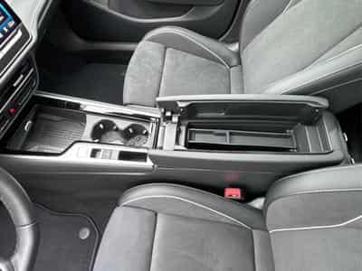 VW Passat Variant Elegance (2025) - Photo 13