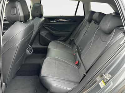 VW Passat Variant Elegance (2025) - Photo 15