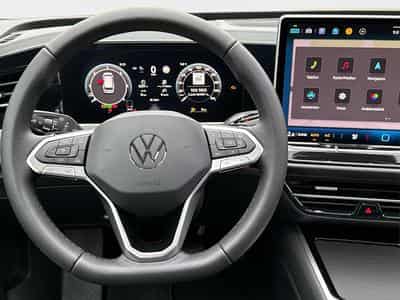 VW Passat Variant Elegance (2025) - Photo 8