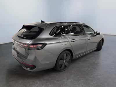 VW Passat Variant R-Line (2025) - Photo 7