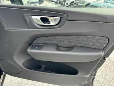 Volvo XC60 B4 Core / Diesel (2023) - Photo 15