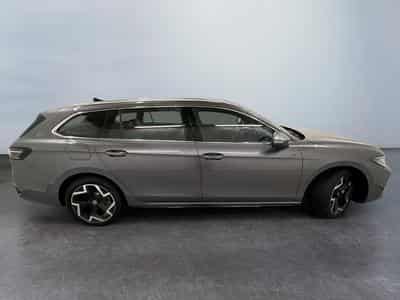 VW Passat Variant R-Line (2026) - Foto 8
