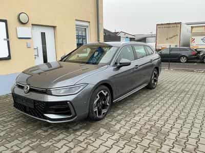 VW Passat Variant R-Line 4WD (2026) - Photo 1