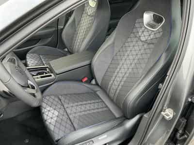 VW Passat Variant R-Line 4WD (2026) - Photo 15