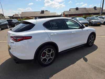 Alfa-Romeo Stelvio SPRINT 2.2 DIESEL 160 CV (2021) - Foto 3
