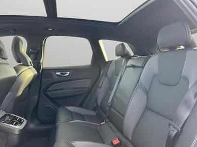 Volvo XC60 B5 Black Edition Plus / Essence (2025) - Photo 13