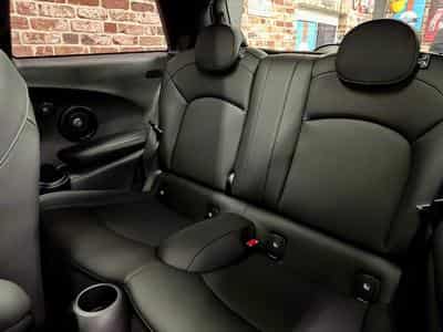 Mini Cooper Cooper 2.0 231cv Auto JCW-TRIM (2024) - Foto 6