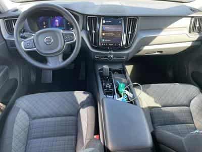 Volvo XC60 B4 Core / Diesel (2023) - Foto 3