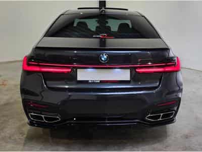 BMW 750 M750d (2017) - Foto 6