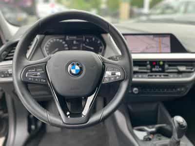 BMW 118 D Advantage (2020) - Foto 8