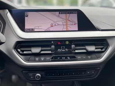 BMW 118 D Advantage (2020) - Foto 9