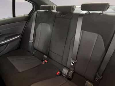 BMW 320 i Head-Up DAB LED (2024) - Foto 8