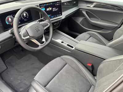VW Passat Variant Business (2025) - Photo 10
