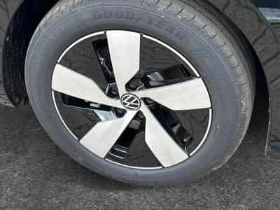 VW Passat Variant Business (2025) - Photo 9