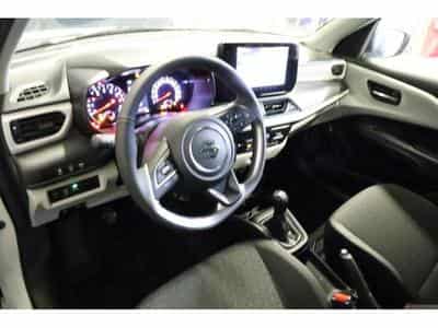 Suzuki Swift GL+ (2025) - Photo 10