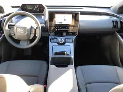 Toyota bZ4X 2WD Dynamic (2025) - Photo 8