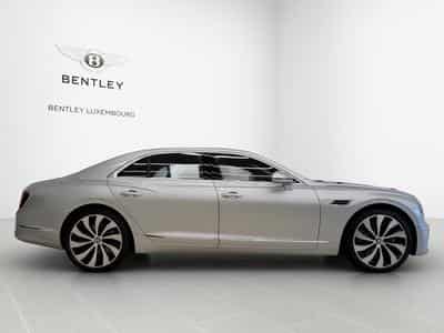 Bentley Flying Spur Azure V8 (2025) - Foto 5