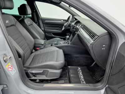 VW Passat Passat Variant R Line 2.0 TDI DSG /LED/ACC/CAM/ (2022) - Foto 12