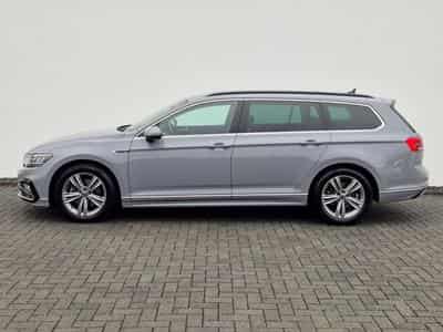 VW Passat Passat Variant R Line 2.0 TDI DSG /LED/ACC/CAM/ (2022) - Foto 8