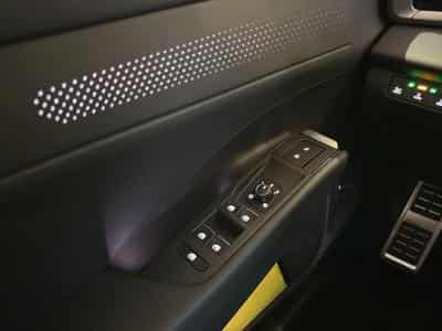 VW T-Roc R-LINE (2025) - Photo 14