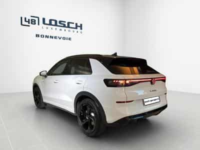 VW T-Roc R-LINE (2025) - Photo 6