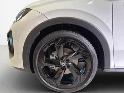 VW T-Roc R-LINE (2025) - Photo 8