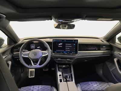 VW Passat Variant R-Line (2026) - Photo 13