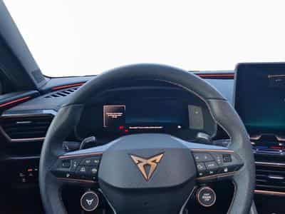 Cupra Leon VZ e-Hybrid (2025) - Photo 11